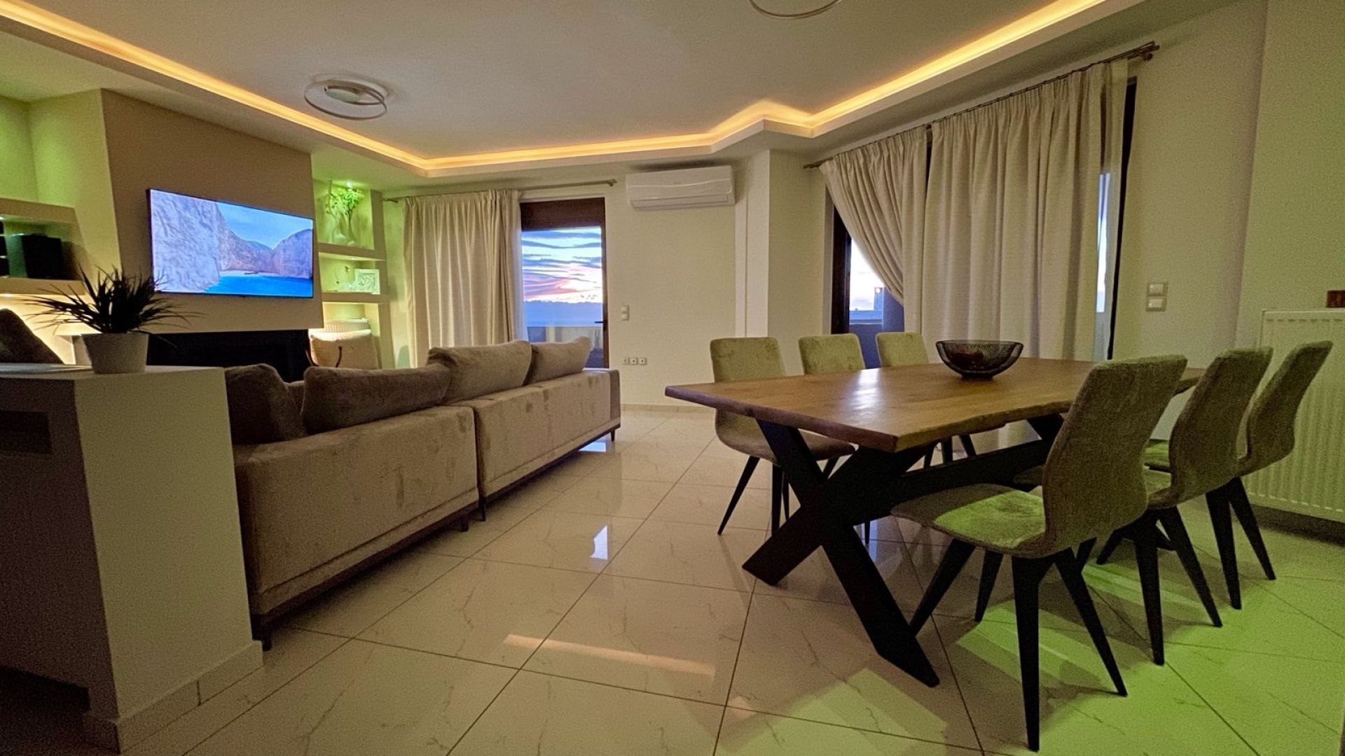 Koumpeli Dining Room